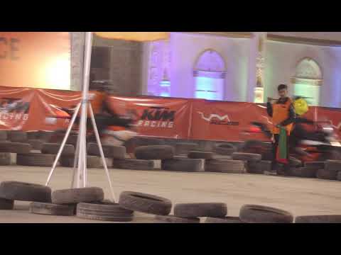 kTm (Kraftfahrzeug Trunkenpolz Mattighofen) stunter fall out.