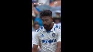 Did Siraj switching the bails help Bumrah get Usman Khawaja's wicket? 😁 | #AUSvINDOnStar