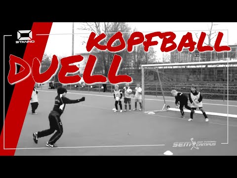 Kopfballduell - SEM Fußballtraining - 9 003BU