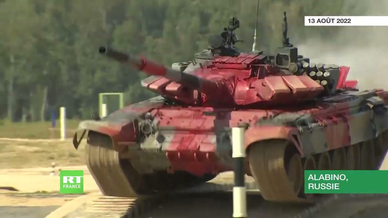 Jeux militaires en Russie : compétition de biathlon de chars de combat à Alabino