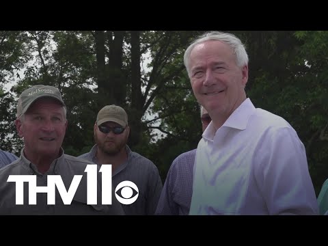 Gov. Hutchinson visits southeast Arkansas after flooding