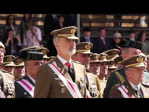 Los Reyes presiden el 40º aniversario de la Jura de Bandera de la XLIV promoción de la A.G.M.
