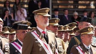 Sus Majestades los Reyes presiden la conmemoración del 40º aniversario de la Jura de Bandera de la XLIV promoción de la Academia General Militar, prom