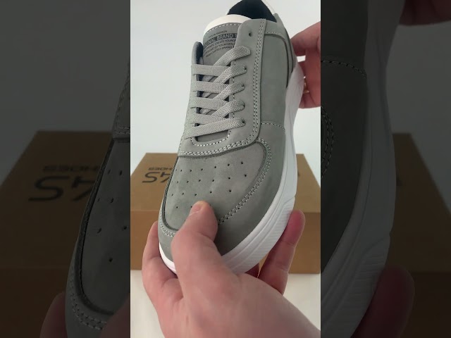 Чоботи жіночі шкіряні байка хутро 592641 Чорний Кеди чоловічі з нубуку 587940 Сірі