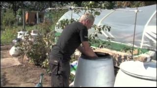 preview picture of video 'Composting with Mick Poultney'