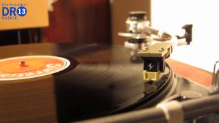 Lenco L75 plays...Lene Lovich | Writing On The Wall (Vinyl)