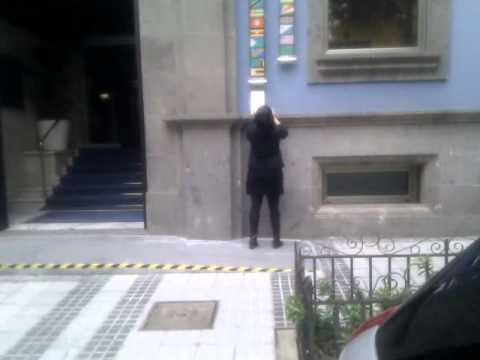 ¡Oh, no, se llevan el último libro!