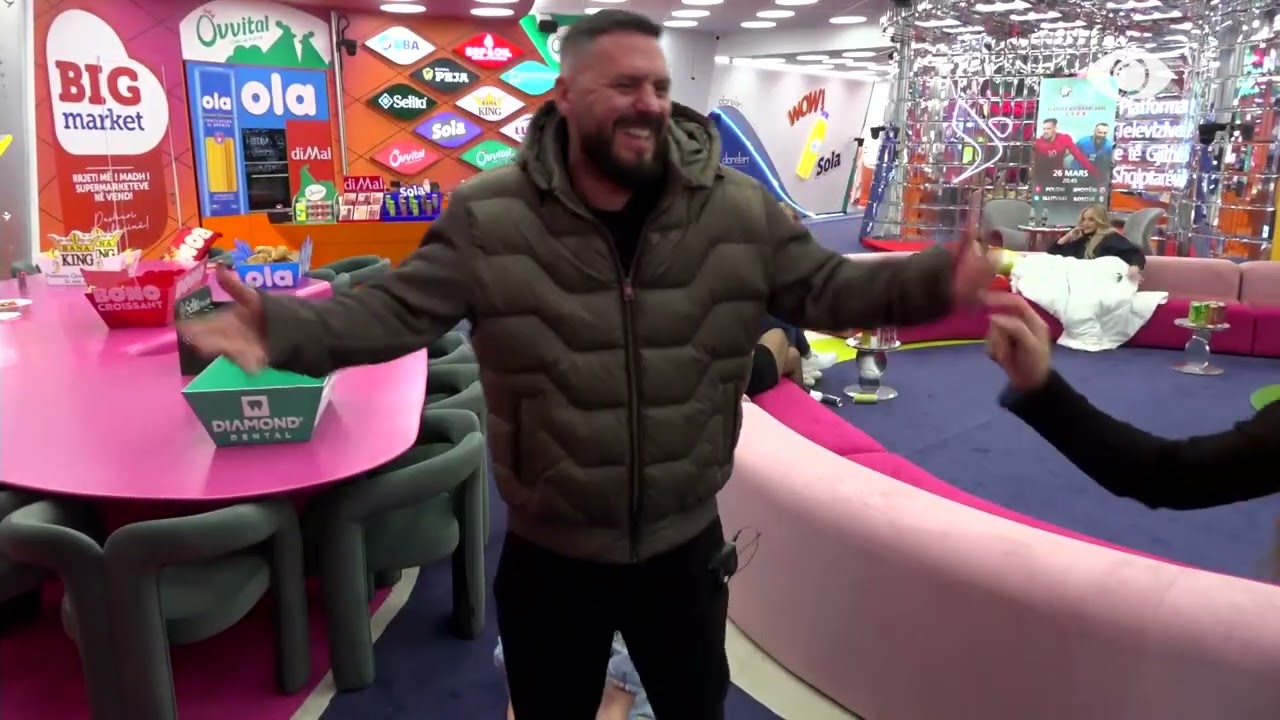 Bebja kërcen në shtratin e Mirit, banori batuta me Juelën