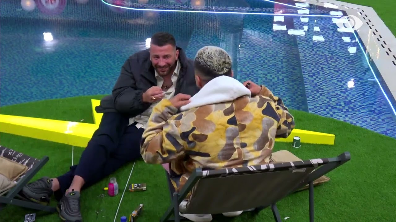 “A i bëjmë një lojë Eglit?”/ Gjesti diskuton me Kellyn: T’i them a e shikon çfarë mendimesh ke…