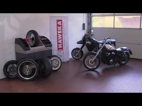 Motorrad-Reifen auswuchten mit der BikeBoss Motorrad Auswuchtmaschine von Haweka