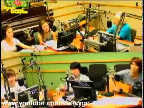 110818-Luna (f(x) ) sing live at sukira