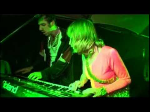 Gonzales (with Feist) live at Trash