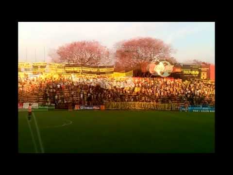 "LA RAZA AURINEGRA en 2 bocas contra sol Clausura 2014 [HD]" Barra: La Raza Aurinegra &bull; Club: Guaraní de Asunción