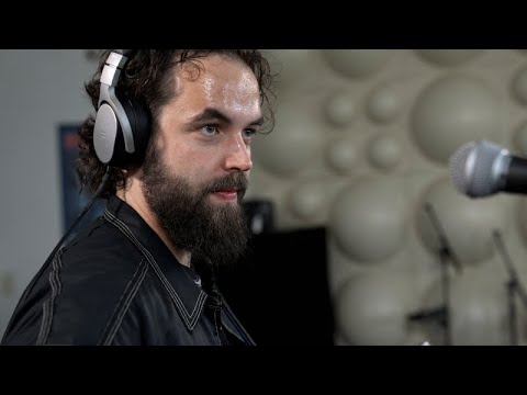 JASPER ERKENS Plays 5 Songs Live on 2 Meter Sessions in The Ballroom (2021)