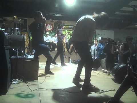 WeScreamWAR - Buried in a Knee Deep Grave & Broken Down Boat 1.1.11