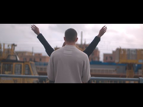 Emanuele Bianco - Sotto La Torre Eiffel [Official Video]