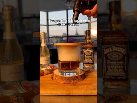 Get your smoker in my bio🔗#drink #cocktails  #whisky #bourbon #smoky #classic #oldfashioned