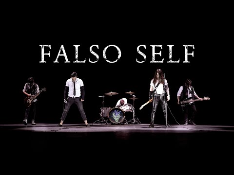 Cuatro y Medio - Falso Self (Video Oficial)
