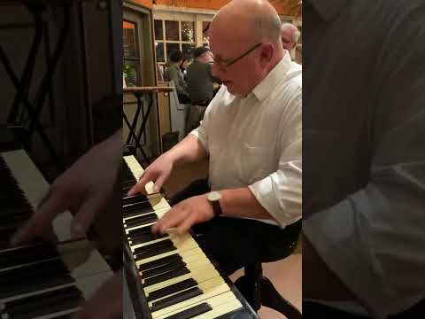 Beer Bar Boogie - listen to Jörg Hegemann :-)