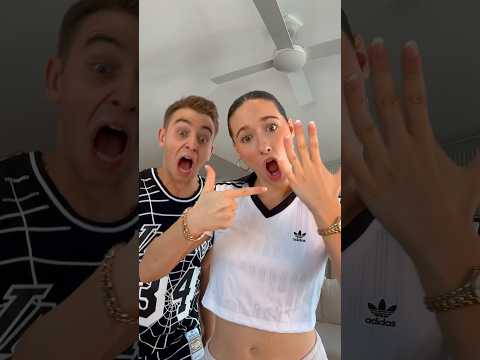 Disappearing finger MAGIC TRICK! 👀😱😆 | Jasmin and James #Shorts