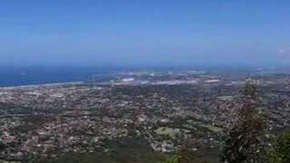 preview picture of video 'Wollongong from a mt.'