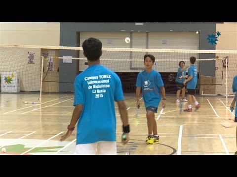 El III Campus Internacional de Bádminton reúne a jugadores de 5 países en La Nucía