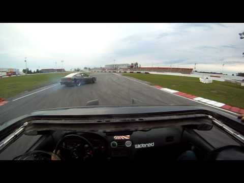 Driftthing Night - JayLemieux chasing Michael Raiche on the 1st Layout  CLOSEEEERRRRR