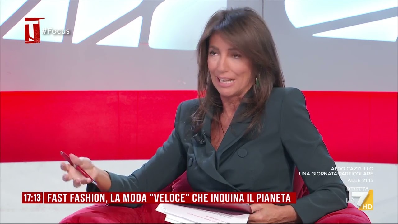 Compra, indossa, butta, la moda veloce inquina il pianeta: l'intervista a Luigi Bignami