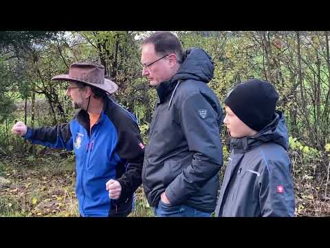 Wir pflanzen einen Baum! Ein Bergahorn bekommt seinen Platz im Mooshamer Wildgarten