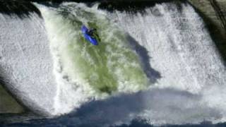preview picture of video 'Kayaking Big Bend Dam, Lake Oroville, CA'