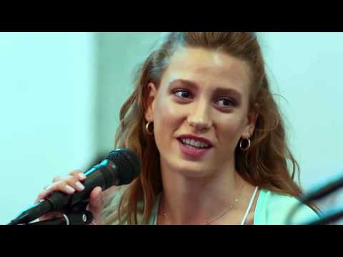 Medcezir 40 Bölüm   Serenay Sarıkaya   Çağatay Ulusoy   Beni Benimle Bırak Giderken   Düet