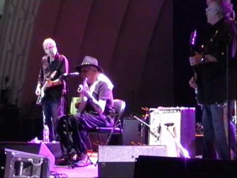 Rare Johnny Winter and Leslie West jam - Red House.