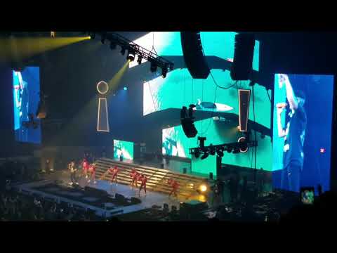 Live Performance Bad Bunny - Sensualidad - Spotify Viva Latino Live Chicago