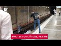 Protest Extrem La Metrou S A Legat Cu Cătușe De șine