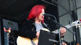 Kate Pierson - Bring Your Arms (live from Union Square)