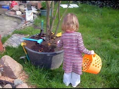 Vivi Freut sich übers Osterei (Die Ei Killerin)