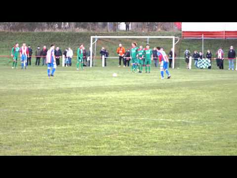 Bromsgrove's Wills clips a free kick just wide @ Thurnby