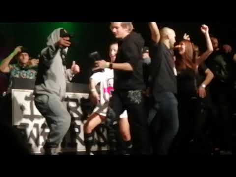 Lady Waks туц туц..