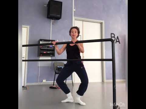 House Friendly Ballet Barre. 13- Releve