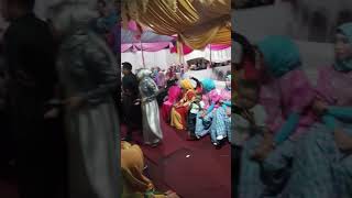 Download lagu Terhanyut dalam kemesraan mp3 Download lagu Terhanyut dalam kemesraan mp3