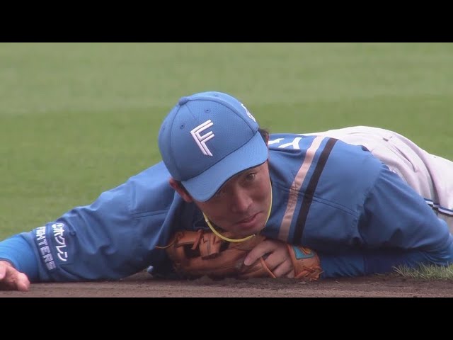 【6回裏】攻守で躍動!! ファイターズ・谷内亮太がダイビングキャッチ!! 杉谷拳士もナイス捕球を見せる!! 2022年9月4日 東北楽天ゴールデンイーグルス 対 北海道日本ハムファイターズ