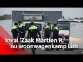 Opnieuw valt de politie met veel mankracht een woonwagen kamp binnen voor Operatie Alfa