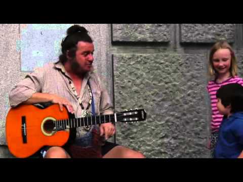 Micha der Hofsänger -  Ein Hofer Original!! Hof an der Saale in Bayer ganz oben.