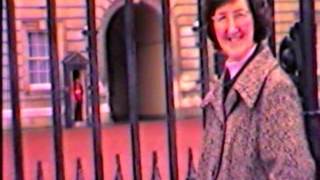 preview picture of video 'London, Canary Wharf, Buckingham Palace etc with Mom & Dad & Linda Donovan 25 April 1981'