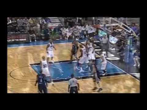 Stromile Swift monster dunk on Mario Kasun