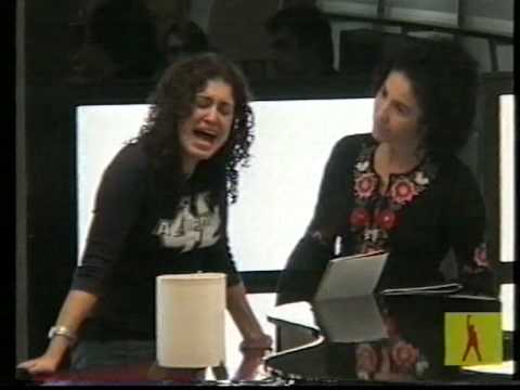 OT 2 Elena llora y le cambian la canción