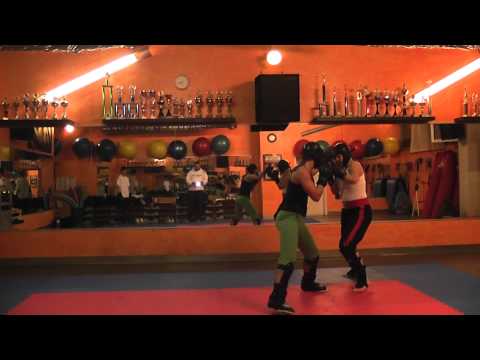 10.11.11 Erstes Sparring Josi vs. Julia im Sugambrer Fightclub