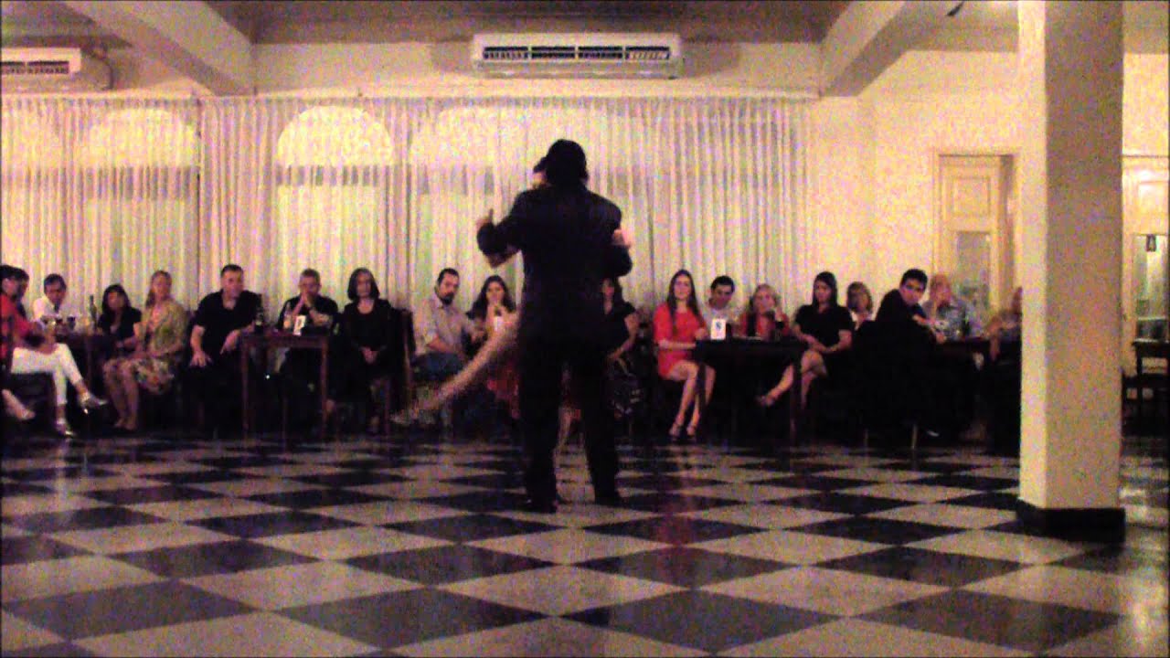 1 de 4- TRAGO AMARGO. Silvina Machado y Héctor Corona en Milonga Nostalgias, Santa Fe