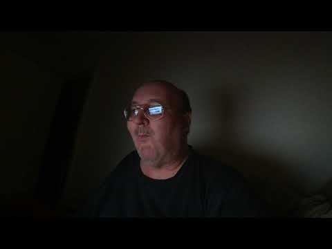 MongoTV_6412 - SPISER SMÅ TOMATER OG AGURK EN VARM SOMMERNAT OG SNAKKER OM BILER OG KINA DRUK