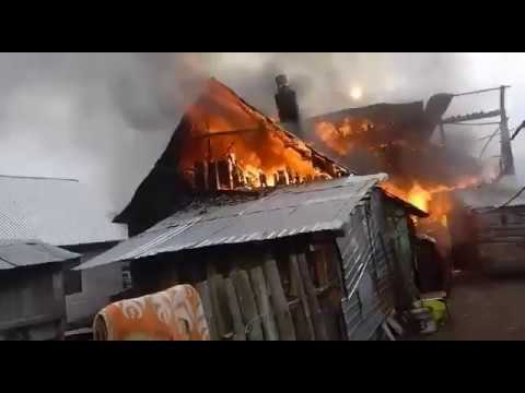 Incendiu violent la o gospodărie din Clit